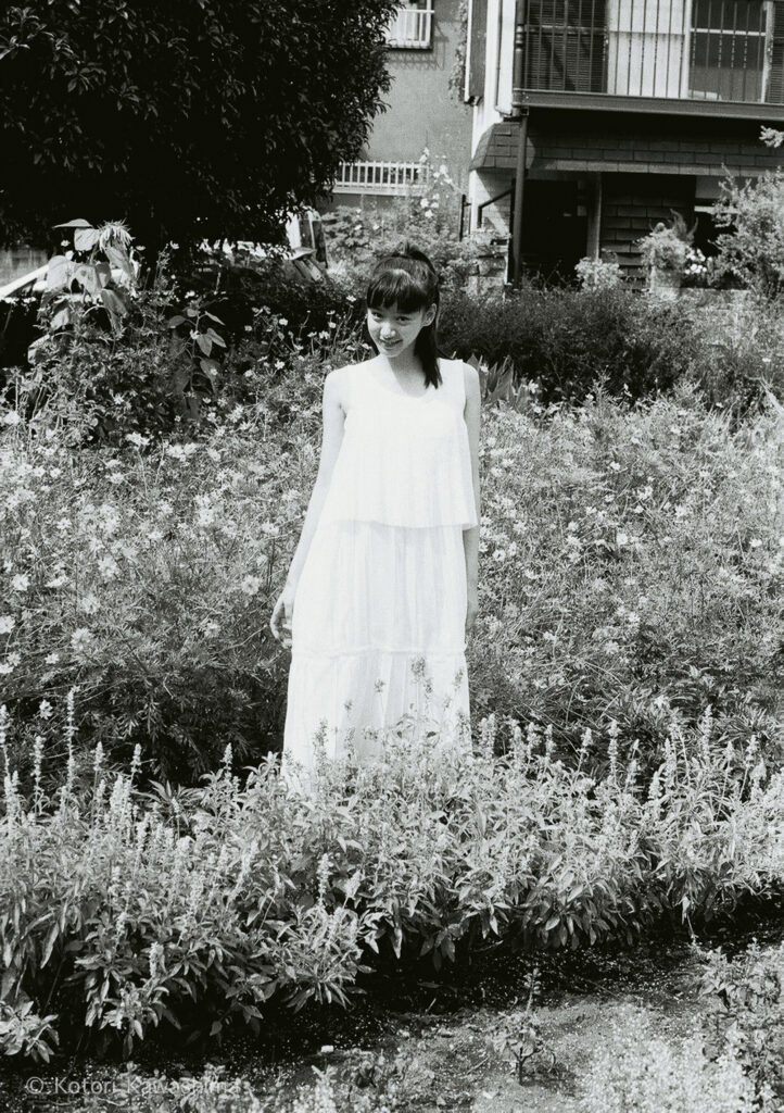 【美品】川島小鳥　violet diary 写真集 レア商品 violet diary 1 by 川島小鳥 | 現代アートの販売・通販 | ArtSticker